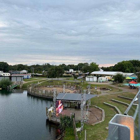 Hot Tub Retreat At Tattershall Lakes Buitenkant foto