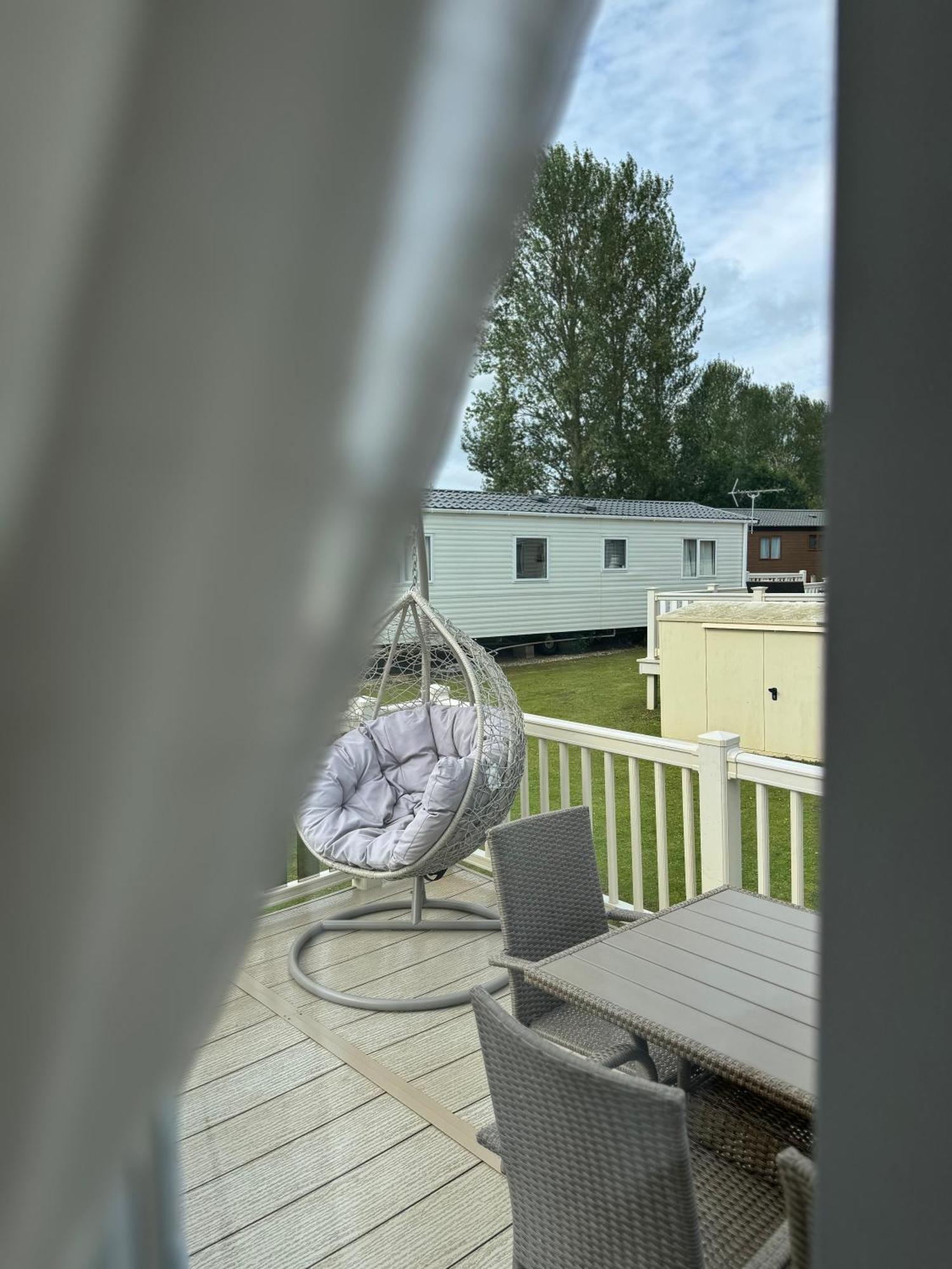 Hot Tub Retreat At Tattershall Lakes Buitenkant foto