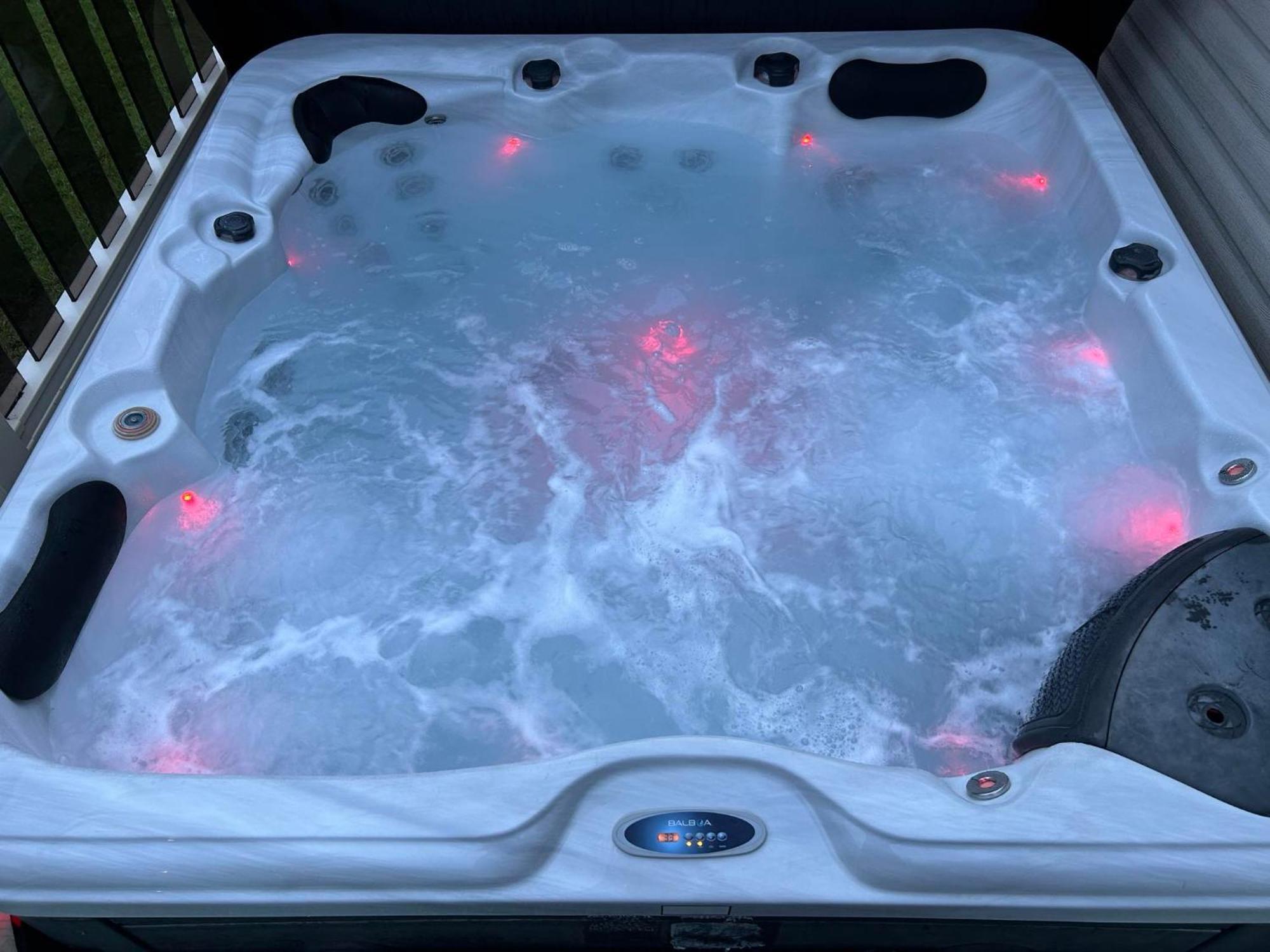Hot Tub Retreat At Tattershall Lakes Buitenkant foto