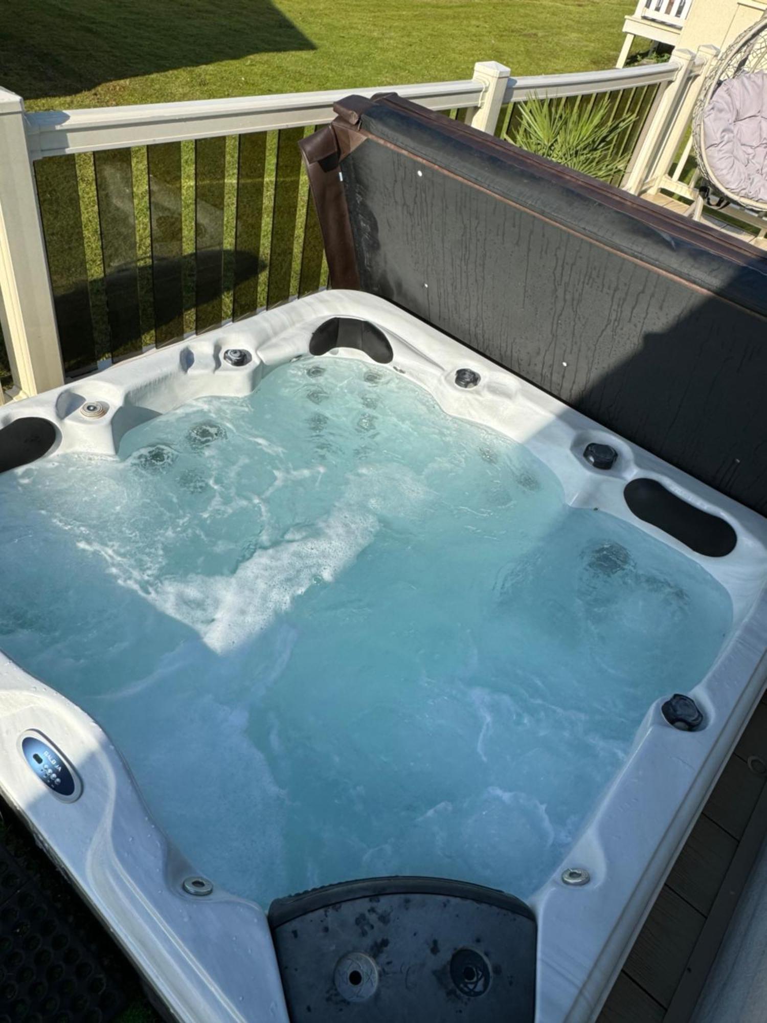 Hot Tub Retreat At Tattershall Lakes Buitenkant foto
