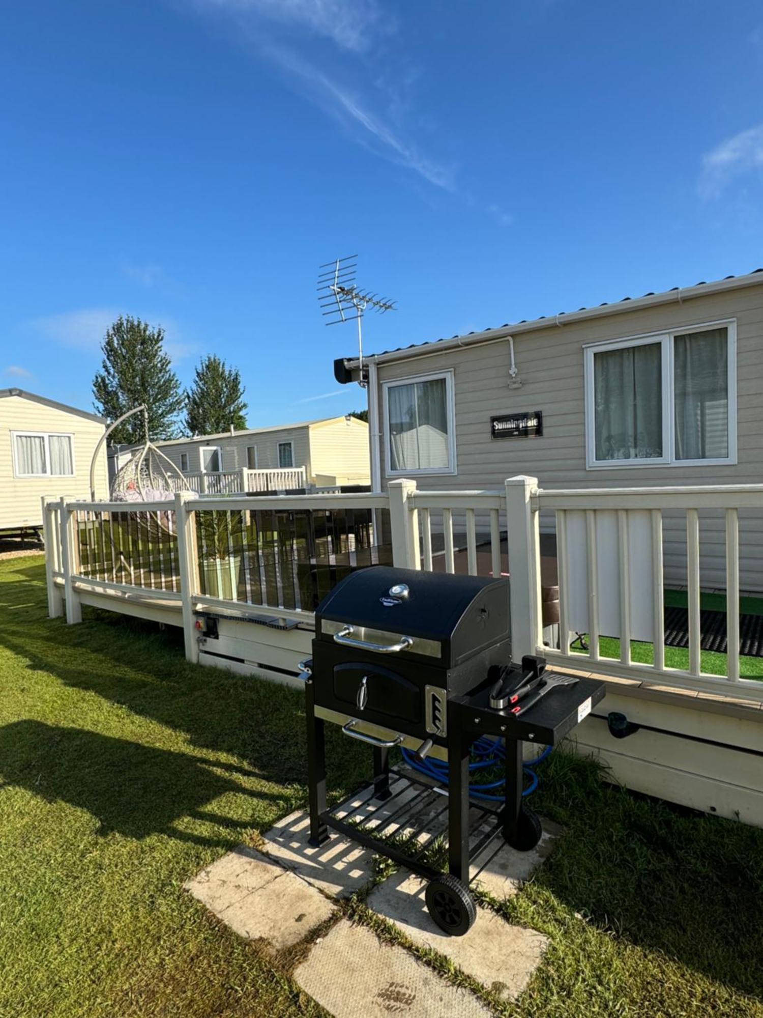 Hot Tub Retreat At Tattershall Lakes Buitenkant foto